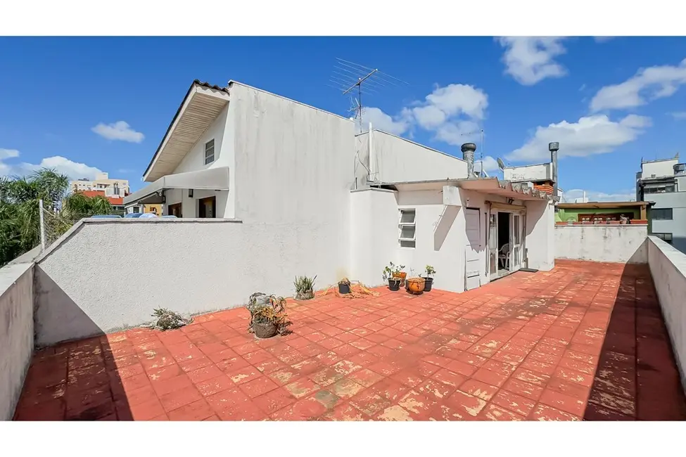 Cobertura com 3 quartos à venda, 185m2 em Passo da Areia, Porto Alegre - RS - imagem 8 Foto 8 de Cobertura com 3 quartos à venda, 185m2 em Passo da Areia, Porto Alegre - RS