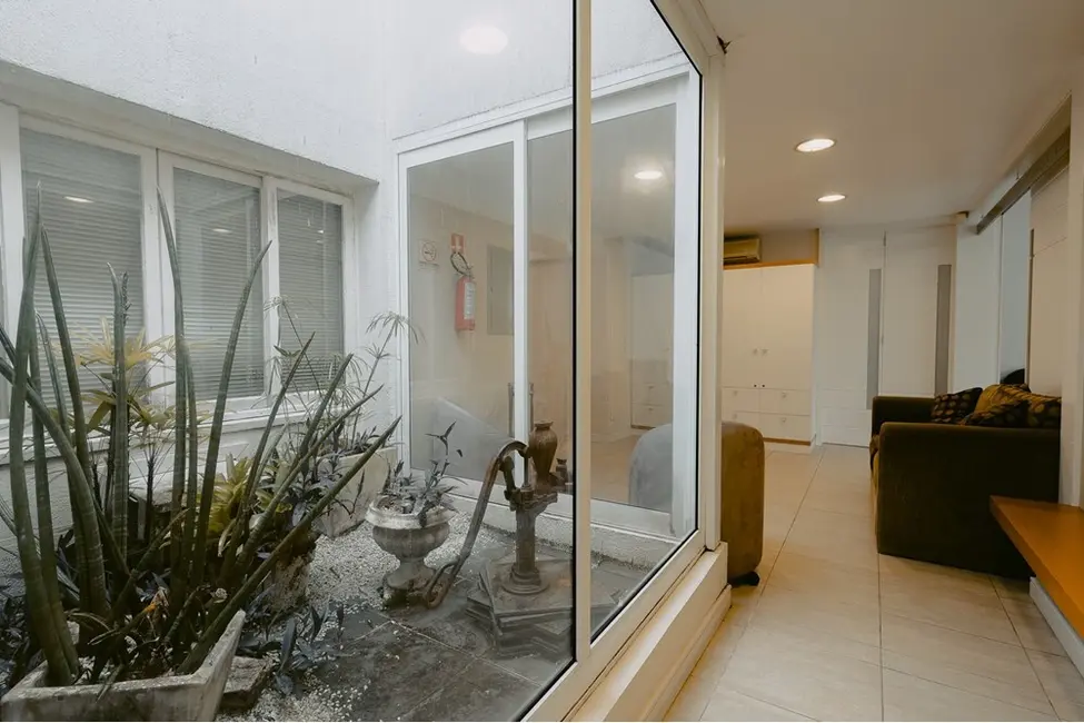 Foto 2 de Prédio Inteiro à venda, 395m2 em Rio Branco, Porto Alegre - RS