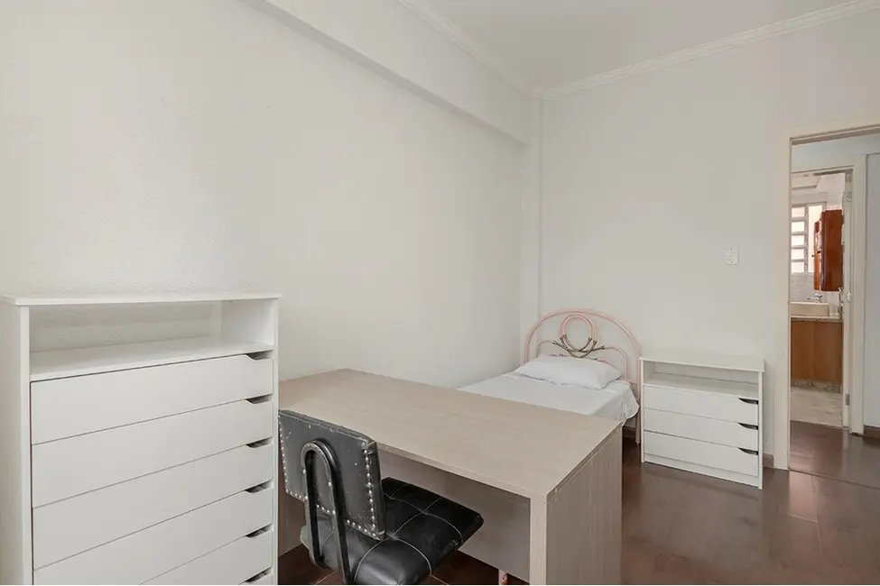 Apartamento com 3 quartos à venda, 128m2 em Auxiliadora, Porto Alegre - RS - imagem 4 Foto 4 de Apartamento com 3 quartos à venda, 128m2 em Auxiliadora, Porto Alegre - RS