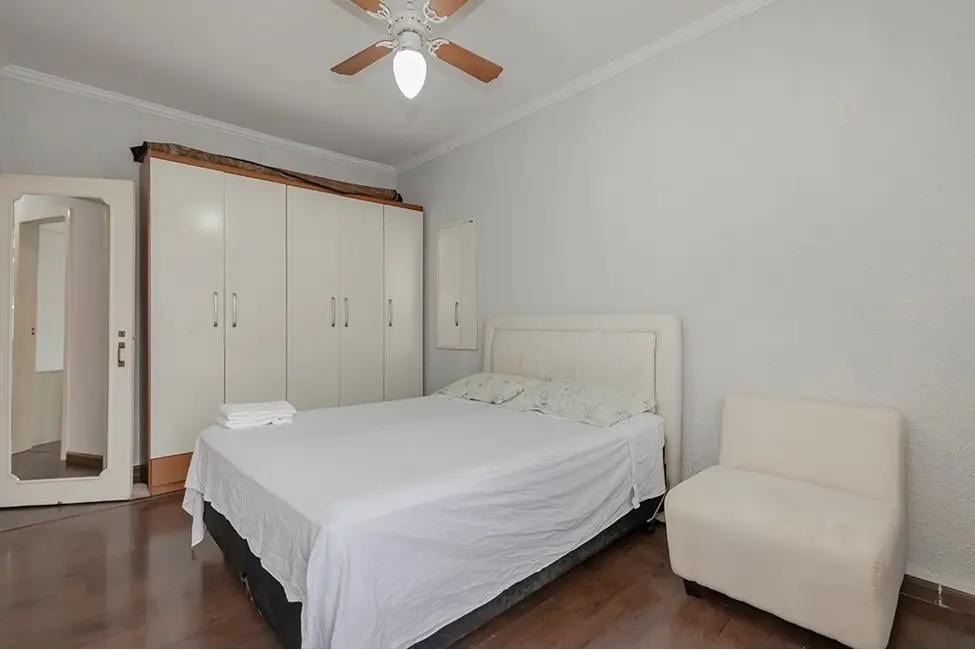 Apartamento com 3 quartos à venda, 128m2 em Auxiliadora, Porto Alegre - RS - imagem 8 Foto 8 de Apartamento com 3 quartos à venda, 128m2 em Auxiliadora, Porto Alegre - RS