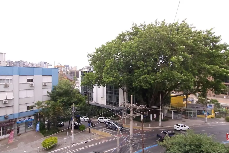 Apartamento com 3 quartos à venda, 128m2 em Auxiliadora, Porto Alegre - RS - imagem 3 Foto 3 de Apartamento com 3 quartos à venda, 128m2 em Auxiliadora, Porto Alegre - RS