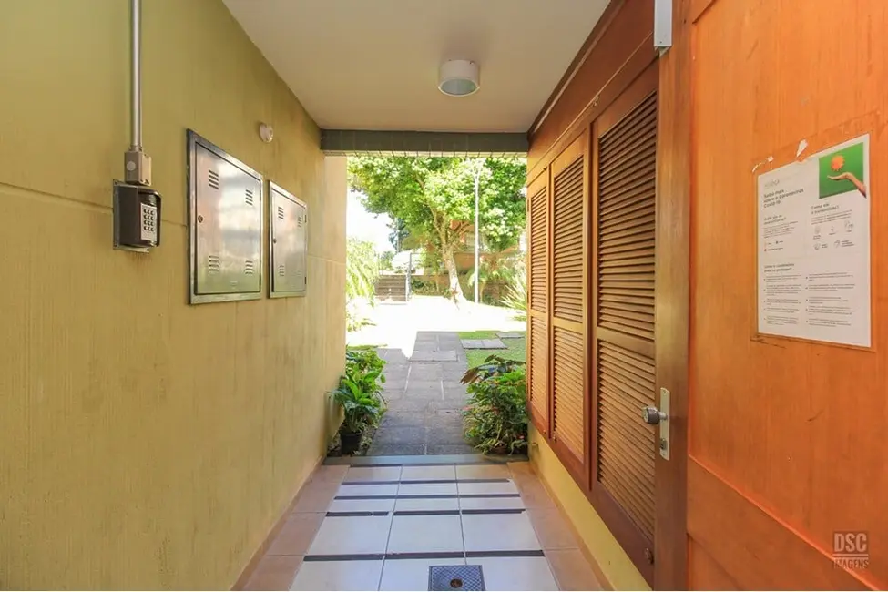 Apartamento com 2 quartos à venda, 55m2 em Guarujá, Porto Alegre - RS - imagem 2 Foto 2 de Apartamento com 2 quartos à venda, 55m2 em Guarujá, Porto Alegre - RS