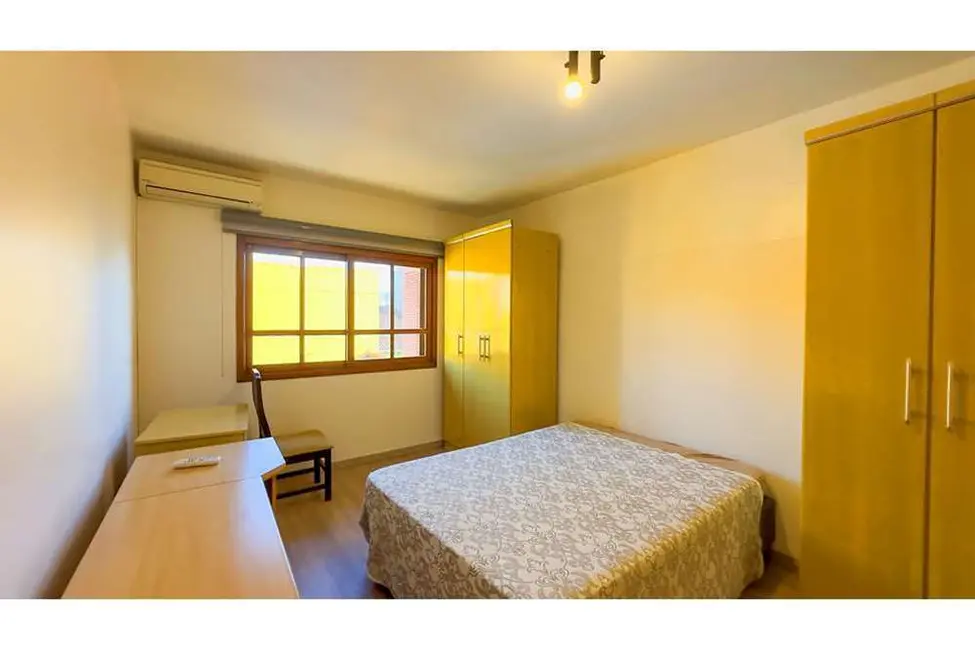 Foto 2 de Casa com 4 quartos à venda, 307m2 em Partenon, Porto Alegre - RS