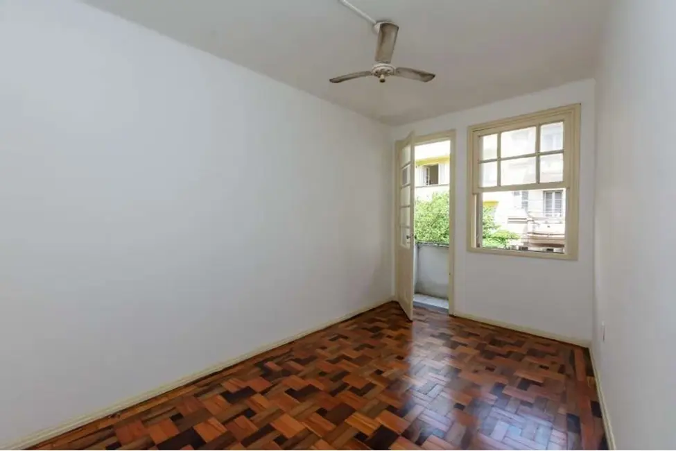 Apartamento com 3 quartos à venda, 75m2 em Centro Histórico, Porto Alegre - RS - imagem 6 Foto 6 de Apartamento com 3 quartos à venda, 75m2 em Centro Histórico, Porto Alegre - RS
