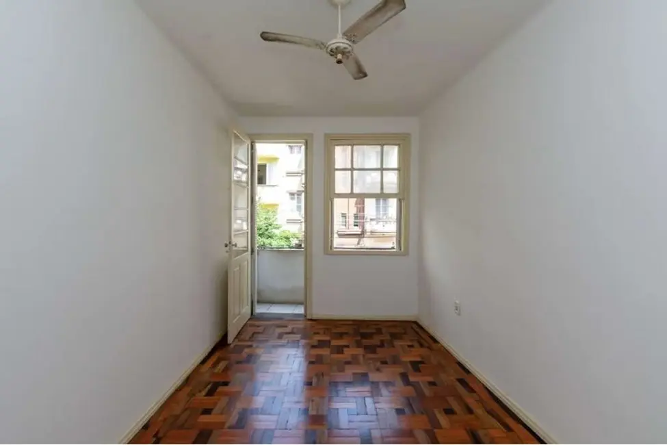 Apartamento com 3 quartos à venda, 75m2 em Centro Histórico, Porto Alegre - RS - imagem 9 Foto 9 de Apartamento com 3 quartos à venda, 75m2 em Centro Histórico, Porto Alegre - RS