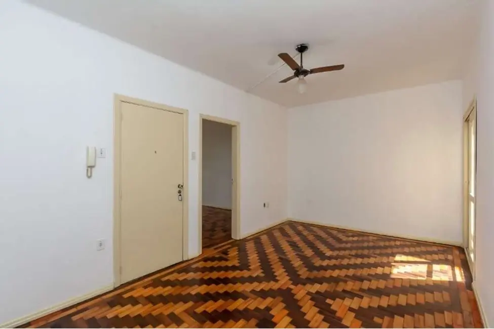 Apartamento com 3 quartos à venda, 75m2 em Centro Histórico, Porto Alegre - RS - imagem 3 Foto 3 de Apartamento com 3 quartos à venda, 75m2 em Centro Histórico, Porto Alegre - RS