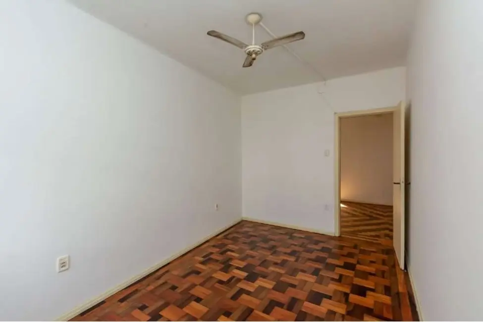 Apartamento com 3 quartos à venda, 75m2 em Centro Histórico, Porto Alegre - RS - imagem 8 Foto 8 de Apartamento com 3 quartos à venda, 75m2 em Centro Histórico, Porto Alegre - RS