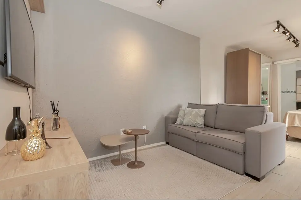 Foto 1 de Apartamento com 1 quarto à venda, 31m2 em Passo da Areia, Porto Alegre - RS