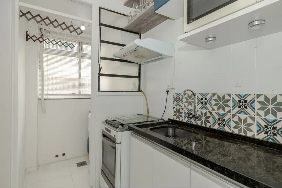 Foto 2 de Apartamento com 1 quarto à venda, 31m2 em Passo da Areia, Porto Alegre - RS