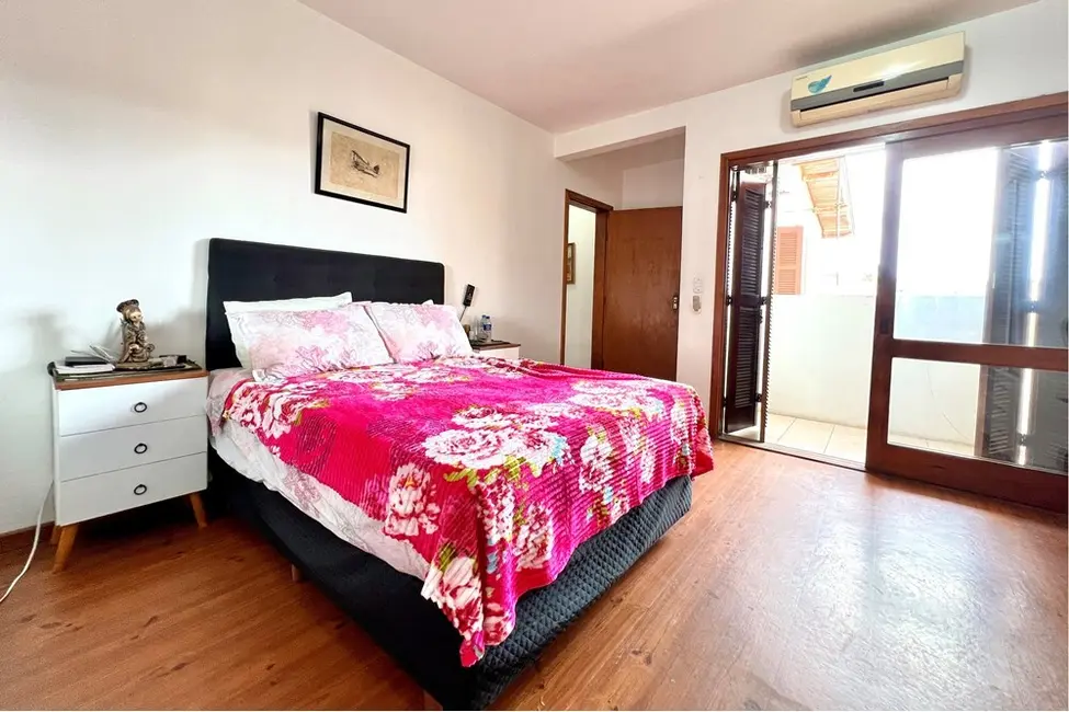 Foto 2 de Casa com 6 quartos à venda, 317m2 em Estância Velha, Canoas - RS
