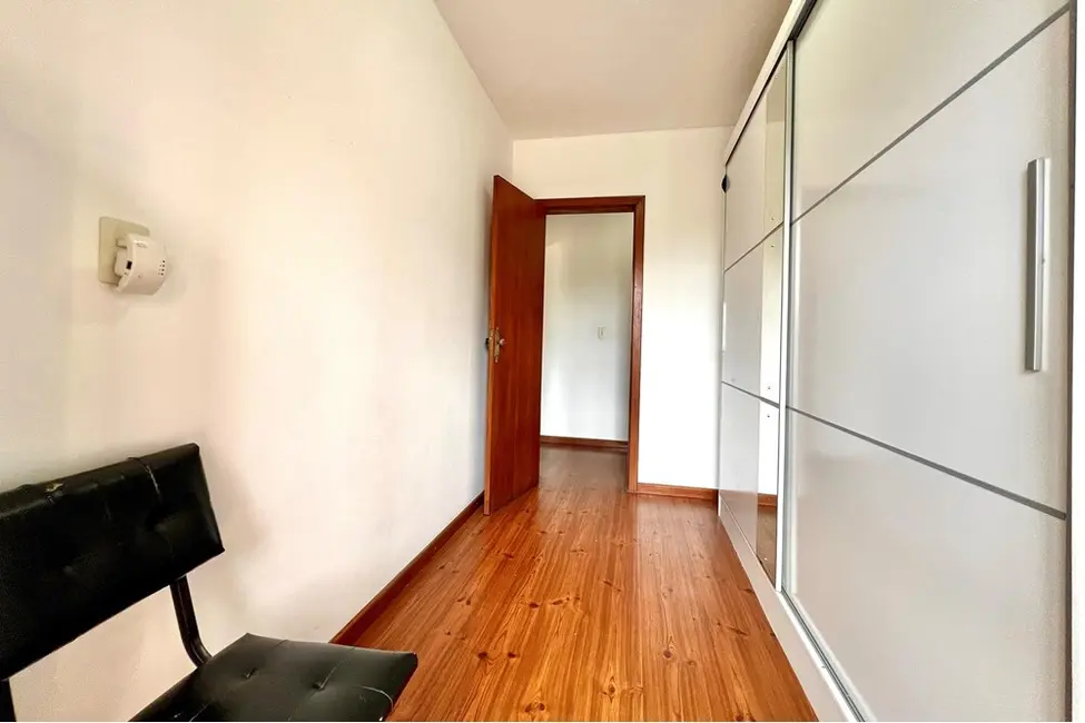 Casa com 6 quartos à venda, 317m2 em Estância Velha, Canoas - RS - imagem 9 Foto 9 de Casa com 6 quartos à venda, 317m2 em Estância Velha, Canoas - RS