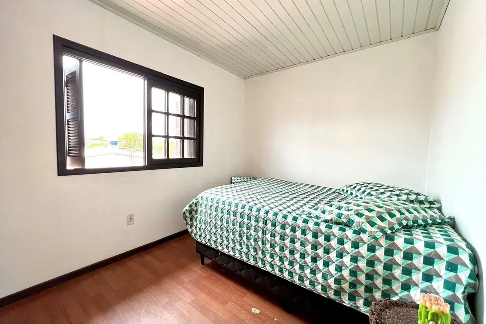 Casa com 6 quartos à venda, 317m2 em Estância Velha, Canoas - RS - imagem 4 Foto 4 de Casa com 6 quartos à venda, 317m2 em Estância Velha, Canoas - RS