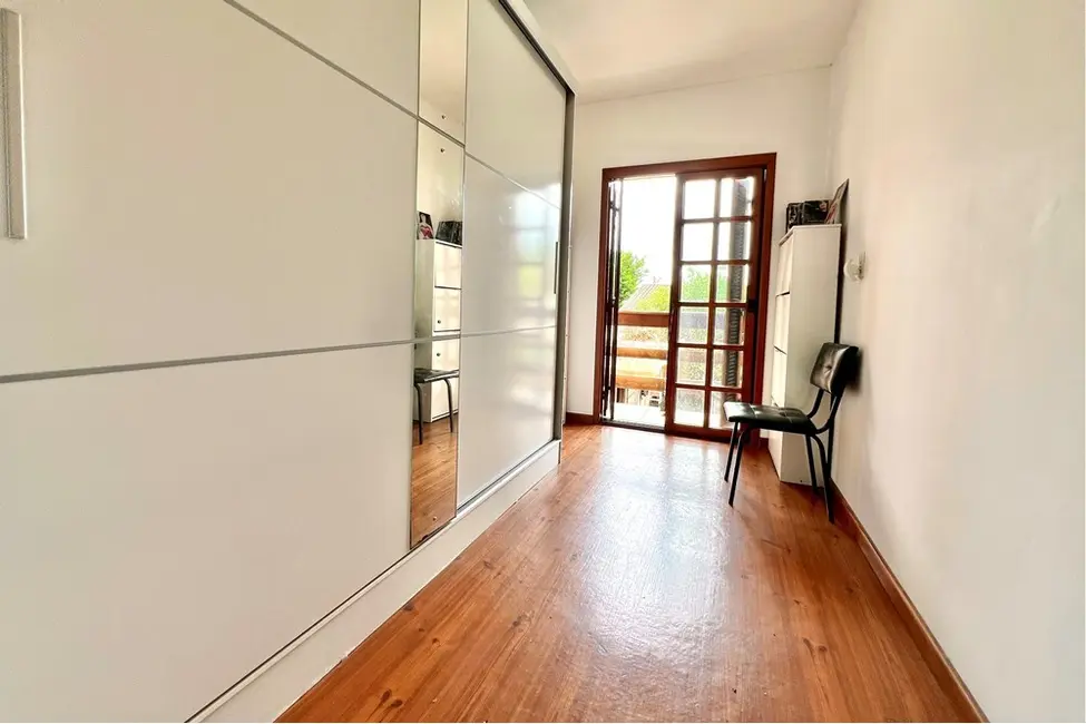 Casa com 6 quartos à venda, 317m2 em Estância Velha, Canoas - RS - imagem 7 Foto 7 de Casa com 6 quartos à venda, 317m2 em Estância Velha, Canoas - RS