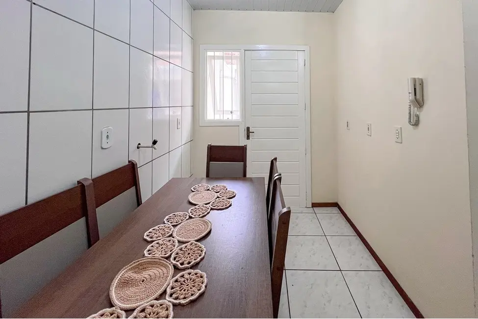 Casa de Condomínio com 2 quartos à venda, 59m2 em Olaria, Canoas - RS - imagem 3 Foto 3 de Casa de Condomínio com 2 quartos à venda, 59m2 em Olaria, Canoas - RS