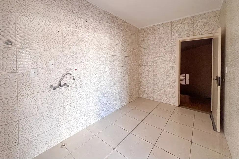 Apartamento com 4 quartos à venda, 94m2 em Navegantes, Porto Alegre - RS - imagem 3 Foto 3 de Apartamento com 4 quartos à venda, 94m2 em Navegantes, Porto Alegre - RS