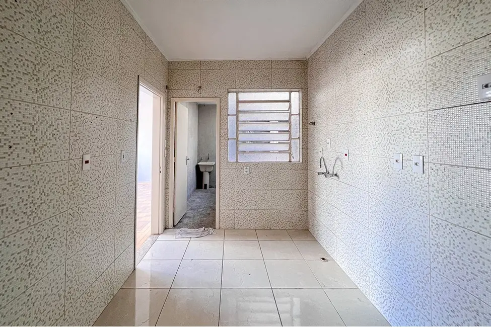 Apartamento com 4 quartos à venda, 94m2 em Navegantes, Porto Alegre - RS - imagem 4 Foto 4 de Apartamento com 4 quartos à venda, 94m2 em Navegantes, Porto Alegre - RS