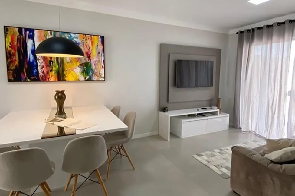 Foto 4 de Apartamento com 4 quartos à venda, 70m2 em Bombinhas - SC