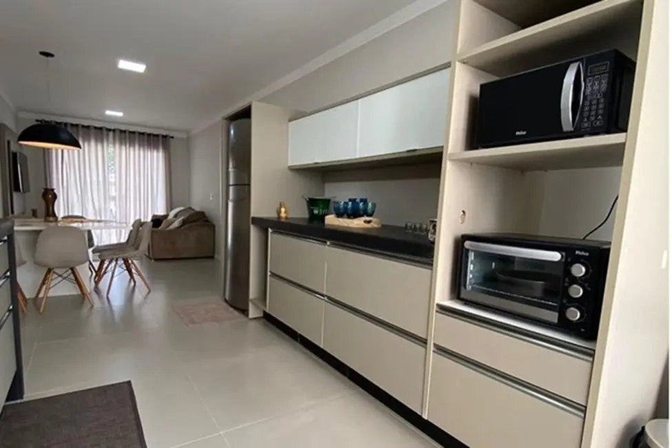 Foto 7 de Apartamento com 4 quartos à venda, 70m2 em Bombinhas - SC