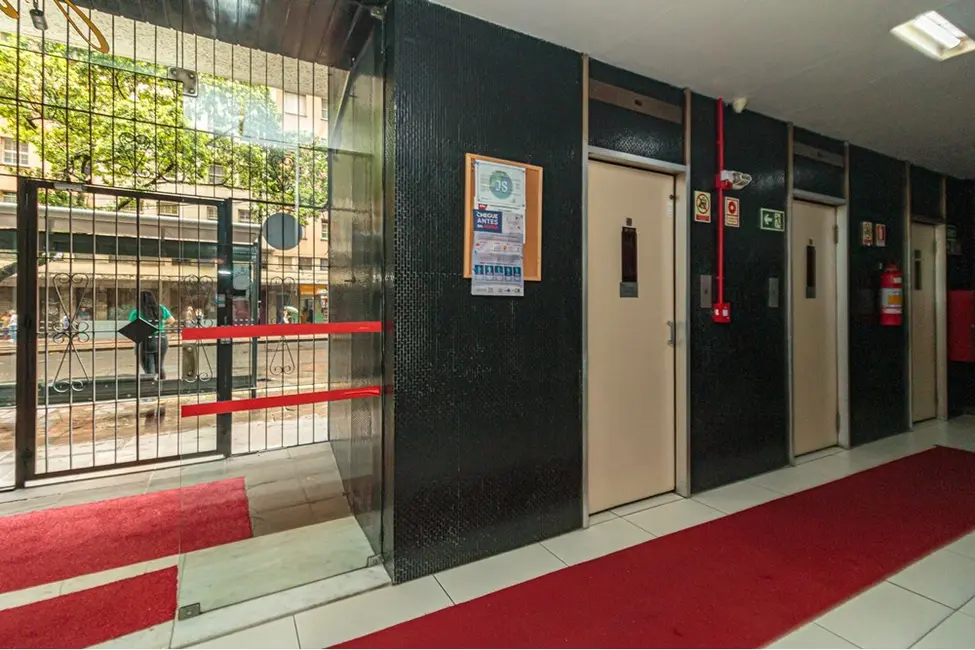 Apartamento com 2 quartos à venda, 137m2 em Centro Histórico, Porto Alegre - RS - imagem 4 Foto 4 de Apartamento com 2 quartos à venda, 137m2 em Centro Histórico, Porto Alegre - RS