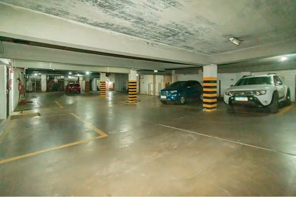 Apartamento com 2 quartos à venda, 137m2 em Centro Histórico, Porto Alegre - RS - imagem 6 Foto 6 de Apartamento com 2 quartos à venda, 137m2 em Centro Histórico, Porto Alegre - RS