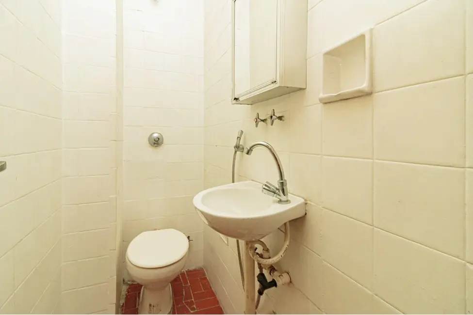 Apartamento com 2 quartos à venda, 137m2 em Centro Histórico, Porto Alegre - RS - imagem 8 Foto 8 de Apartamento com 2 quartos à venda, 137m2 em Centro Histórico, Porto Alegre - RS