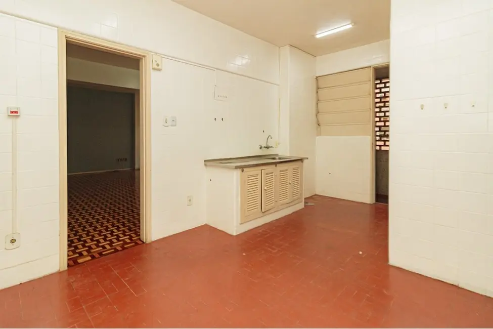 Apartamento com 2 quartos à venda, 137m2 em Centro Histórico, Porto Alegre - RS - imagem 9 Foto 9 de Apartamento com 2 quartos à venda, 137m2 em Centro Histórico, Porto Alegre - RS