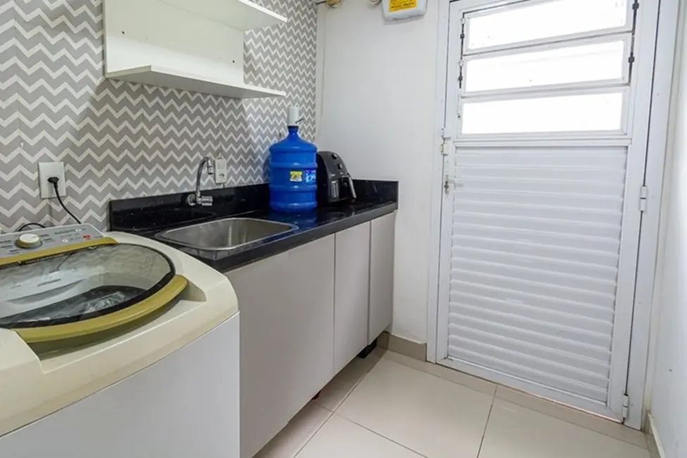 Casa com 3 quartos à venda, 111m2 em Igara, Canoas - RS - imagem 4 Foto 4 de Casa com 3 quartos à venda, 111m2 em Igara, Canoas - RS