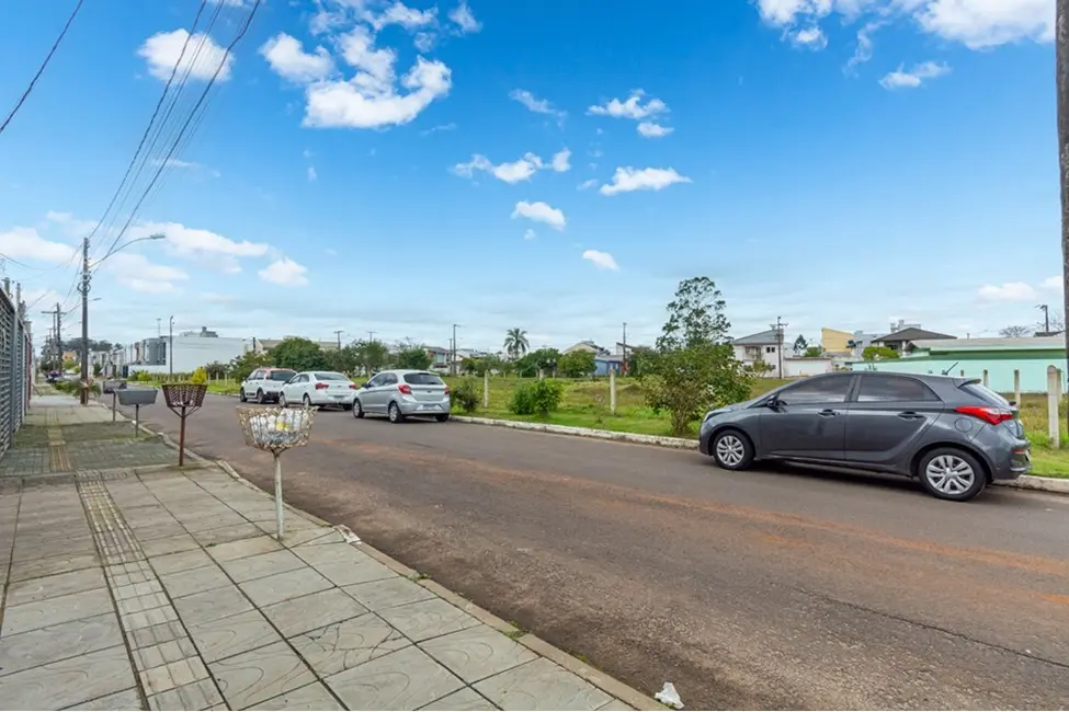 Casa com 3 quartos à venda, 111m2 em Igara, Canoas - RS - imagem 3 Foto 3 de Casa com 3 quartos à venda, 111m2 em Igara, Canoas - RS