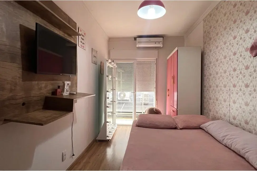 Casa com 3 quartos à venda, 111m2 em Igara, Canoas - RS - imagem 9 Foto 9 de Casa com 3 quartos à venda, 111m2 em Igara, Canoas - RS