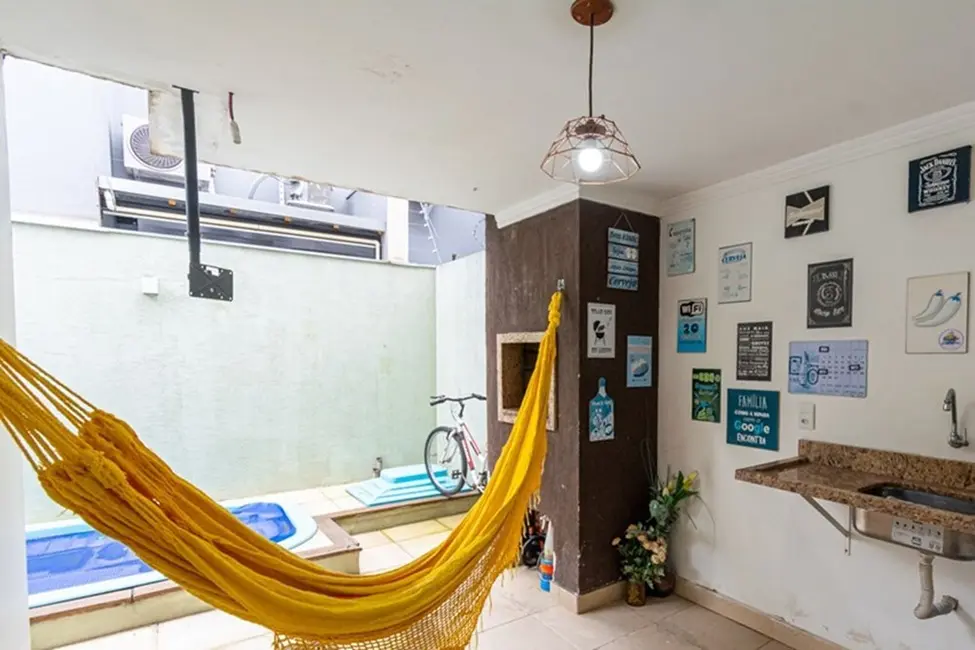 Casa com 3 quartos à venda, 111m2 em Igara, Canoas - RS - imagem 6 Foto 6 de Casa com 3 quartos à venda, 111m2 em Igara, Canoas - RS