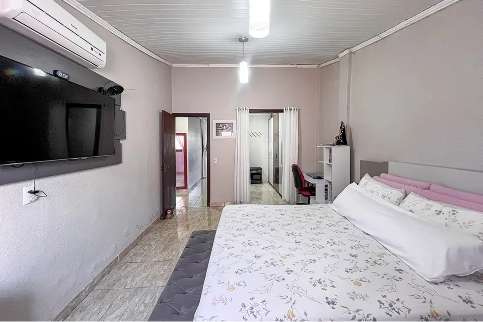 Casa com 2 quartos à venda, 125m2 em Igara, Canoas - RS - imagem 8 Foto 8 de Casa com 2 quartos à venda, 125m2 em Igara, Canoas - RS