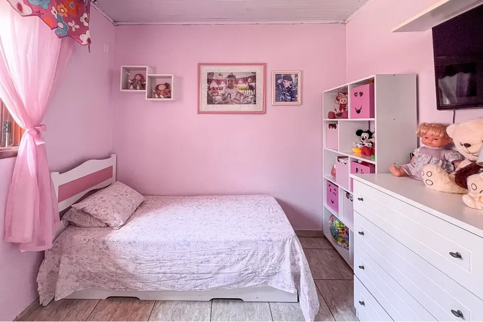 Foto 2 de Casa com 2 quartos à venda, 125m2 em Igara, Canoas - RS