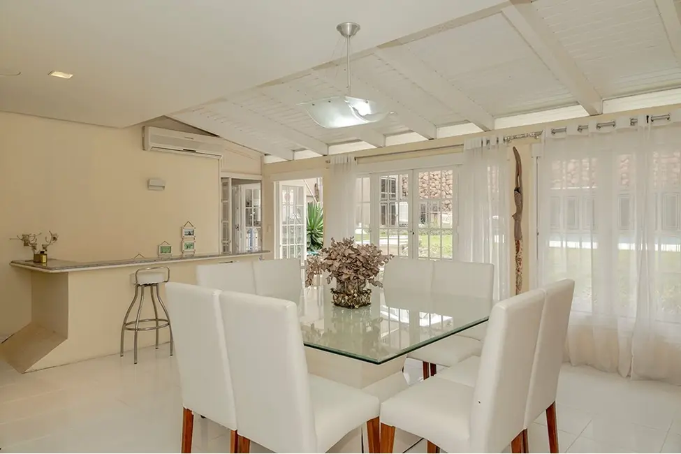 Casa com 4 quartos à venda, 465m2 em Chácara das Pedras, Porto Alegre - RS - imagem 8 Foto 8 de Casa com 4 quartos à venda, 465m2 em Chácara das Pedras, Porto Alegre - RS