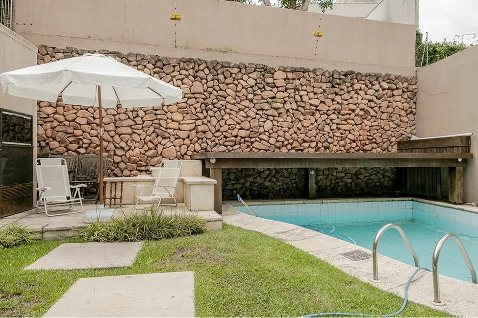 Casa com 4 quartos à venda, 465m2 em Chácara das Pedras, Porto Alegre - RS - imagem 4 Foto 4 de Casa com 4 quartos à venda, 465m2 em Chácara das Pedras, Porto Alegre - RS