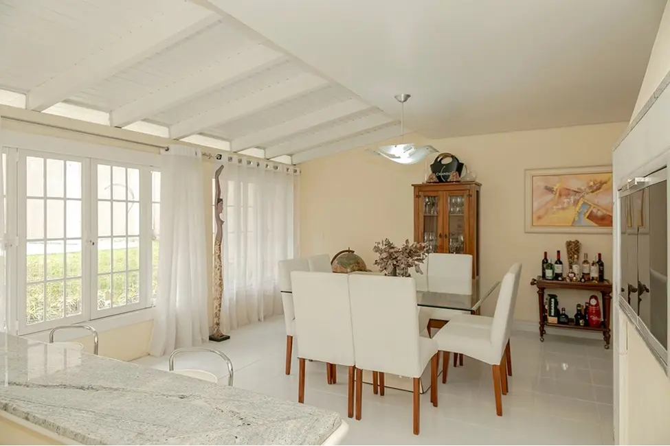 Casa com 4 quartos à venda, 465m2 em Chácara das Pedras, Porto Alegre - RS - imagem 9 Foto 9 de Casa com 4 quartos à venda, 465m2 em Chácara das Pedras, Porto Alegre - RS