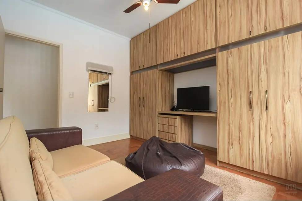 Casa com 3 quartos à venda, 358m2 em Três Figueiras, Porto Alegre - RS - imagem 9 Foto 9 de Casa com 3 quartos à venda, 358m2 em Três Figueiras, Porto Alegre - RS