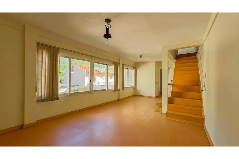 Casa com 4 quartos à venda, 245m2 em Petrópolis, Porto Alegre - RS - imagem 8 Foto 8 de Casa com 4 quartos à venda, 245m2 em Petrópolis, Porto Alegre - RS