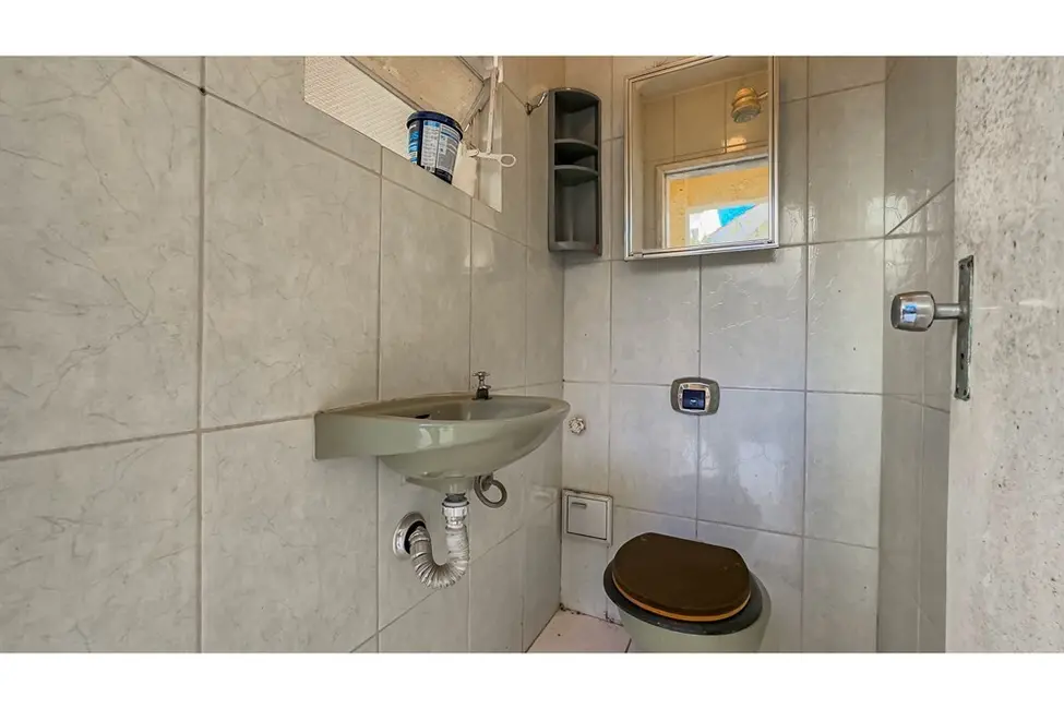 Casa com 4 quartos à venda, 245m2 em Petrópolis, Porto Alegre - RS - imagem 3 Foto 3 de Casa com 4 quartos à venda, 245m2 em Petrópolis, Porto Alegre - RS