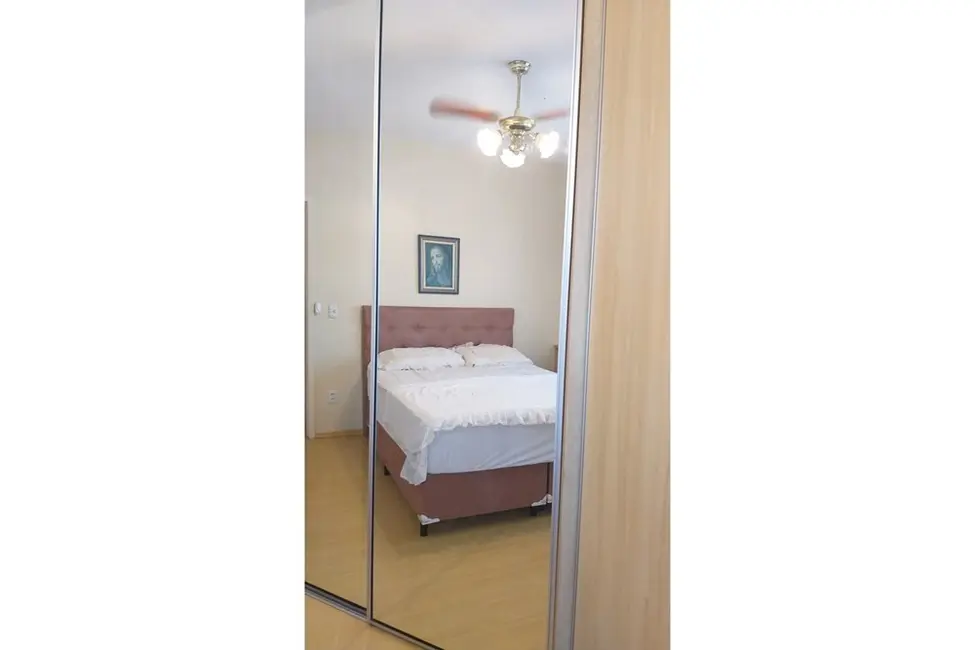 Apartamento com 1 quarto à venda, 52m2 em Santa Cecília, Porto Alegre - RS - imagem 2 Foto 2 de Apartamento com 1 quarto à venda, 52m2 em Santa Cecília, Porto Alegre - RS