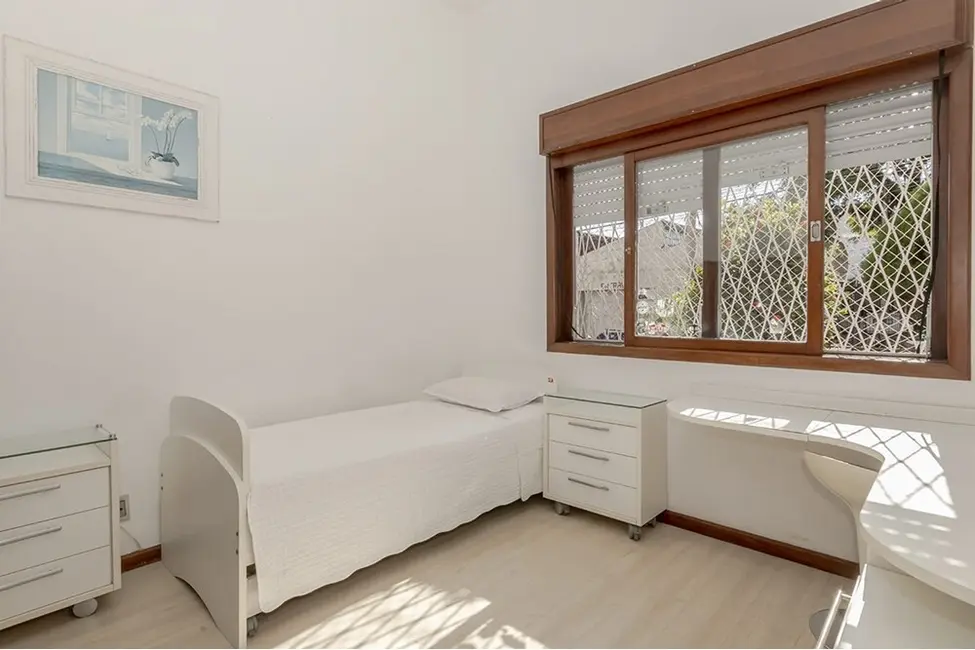 Foto 4 de Apartamento com 2 quartos à venda, 72m2 em Passo da Areia, Porto Alegre - RS