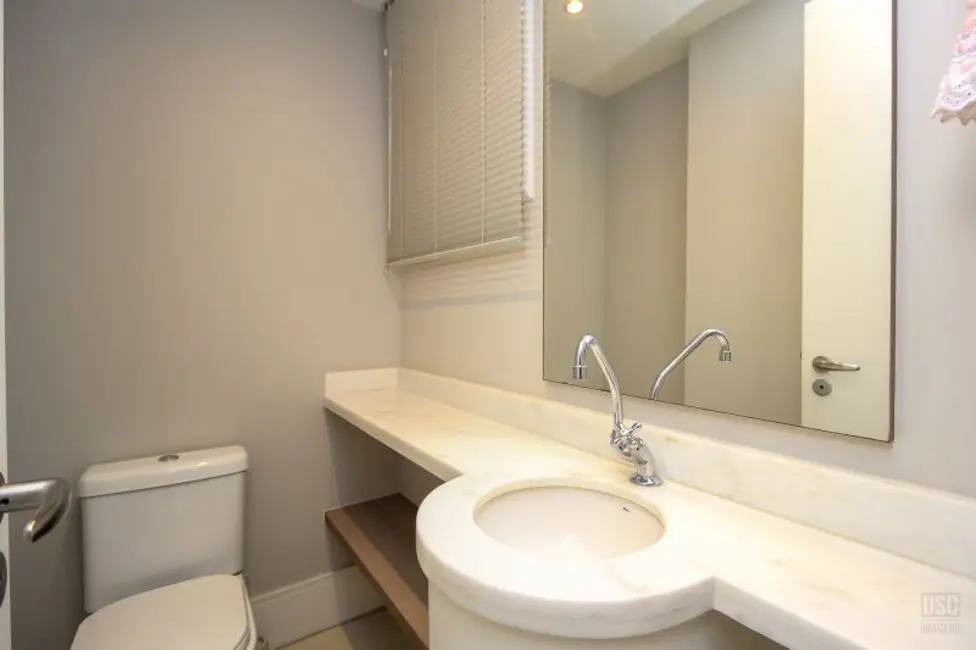 Apartamento com 3 quartos à venda, 165m2 em Bela Vista, Porto Alegre - RS - imagem 4 Foto 4 de Apartamento com 3 quartos à venda, 165m2 em Bela Vista, Porto Alegre - RS