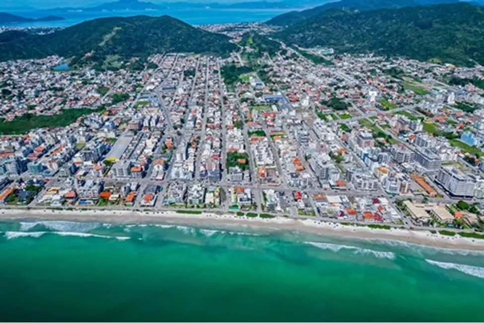 Foto 1 de Apartamento com 11 quartos à venda, 256m2 em Bombinhas - SC