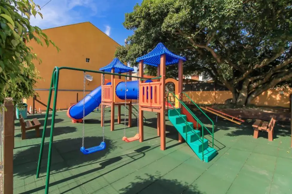 Casa com 3 quartos à venda, 155m2 em Hípica, Porto Alegre - RS - imagem 2 Foto 2 de Casa com 3 quartos à venda, 155m2 em Hípica, Porto Alegre - RS