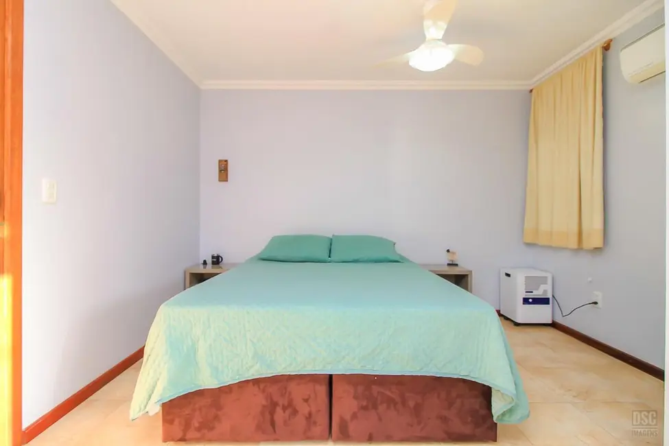 Casa com 3 quartos à venda, 155m2 em Hípica, Porto Alegre - RS - imagem 4 Foto 4 de Casa com 3 quartos à venda, 155m2 em Hípica, Porto Alegre - RS