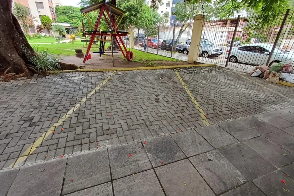 Foto 2 de Apartamento com 3 quartos à venda, 111m2 em Rio Branco, Porto Alegre - RS