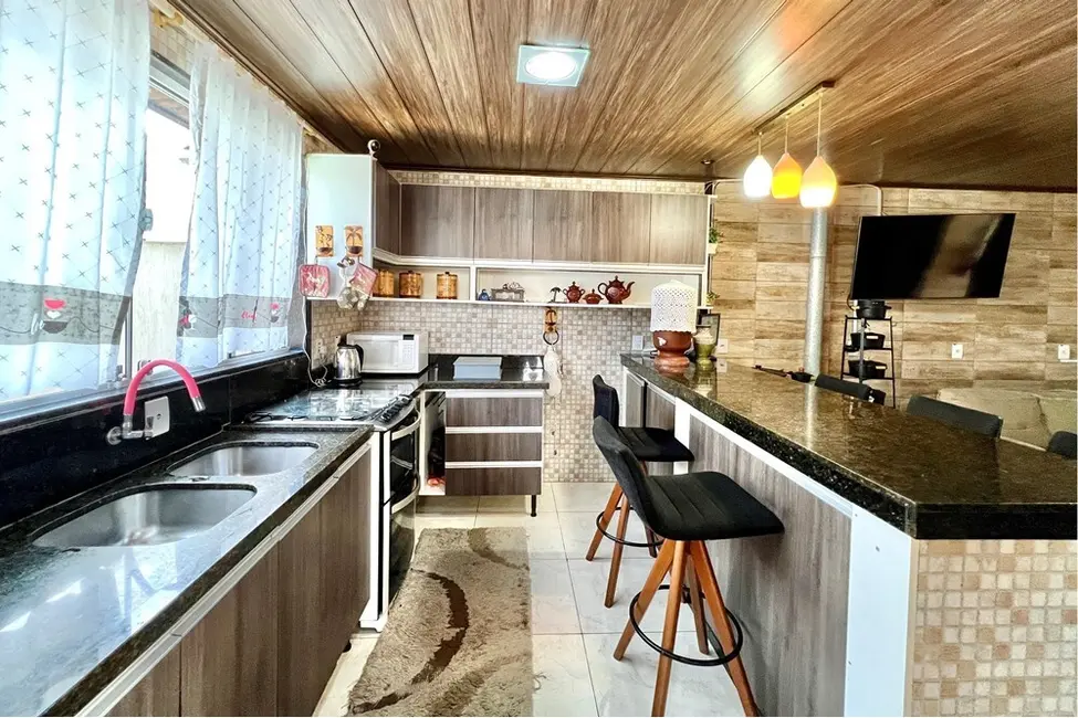Casa com 4 quartos à venda, 200m2 em Estância Velha, Canoas - RS - imagem 6 Foto 6 de Casa com 4 quartos à venda, 200m2 em Estância Velha, Canoas - RS