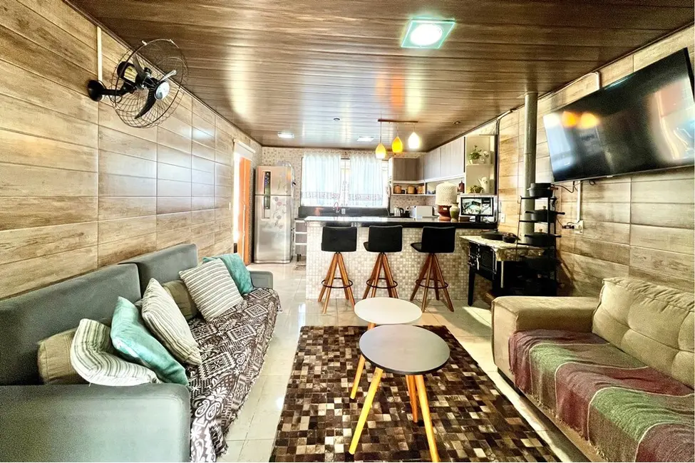 Casa com 4 quartos à venda, 200m2 em Estância Velha, Canoas - RS - imagem 4 Foto 4 de Casa com 4 quartos à venda, 200m2 em Estância Velha, Canoas - RS
