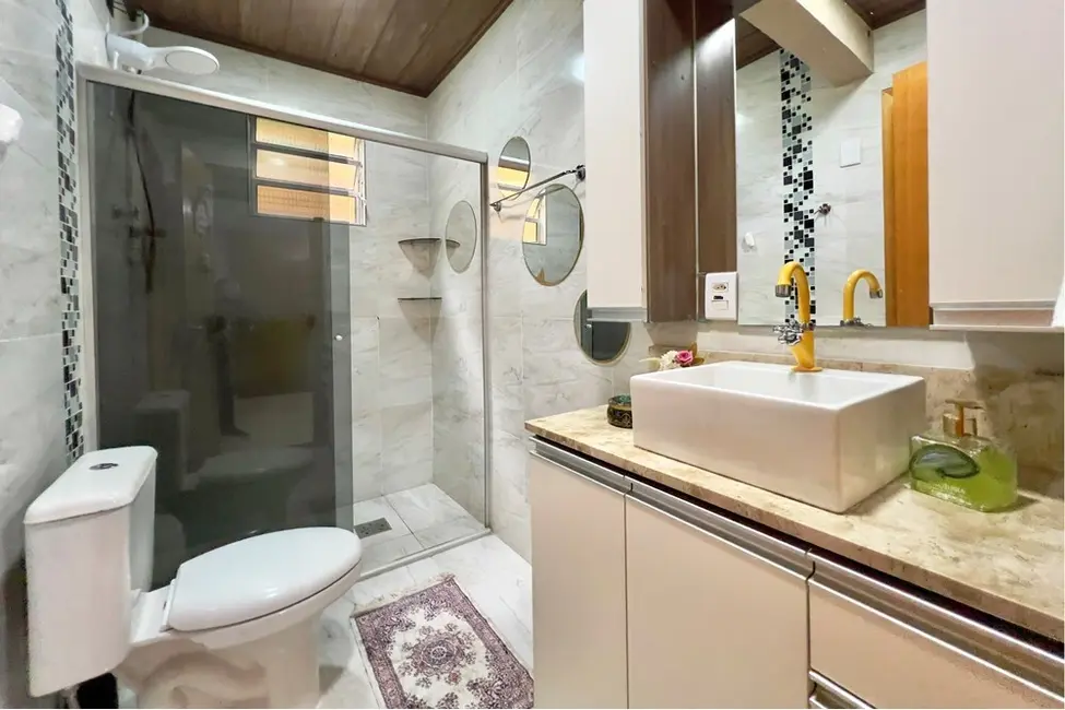 Casa com 4 quartos à venda, 200m2 em Estância Velha, Canoas - RS - imagem 8 Foto 8 de Casa com 4 quartos à venda, 200m2 em Estância Velha, Canoas - RS