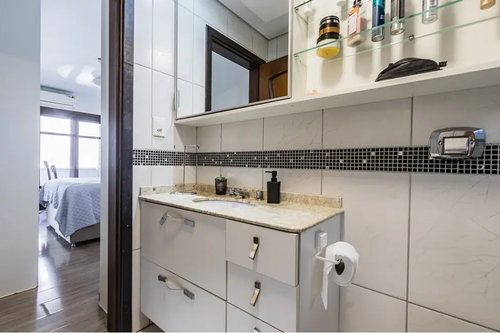 Foto 2 de Apartamento com 3 quartos à venda, 161m2 em Jardim Itu, Porto Alegre - RS