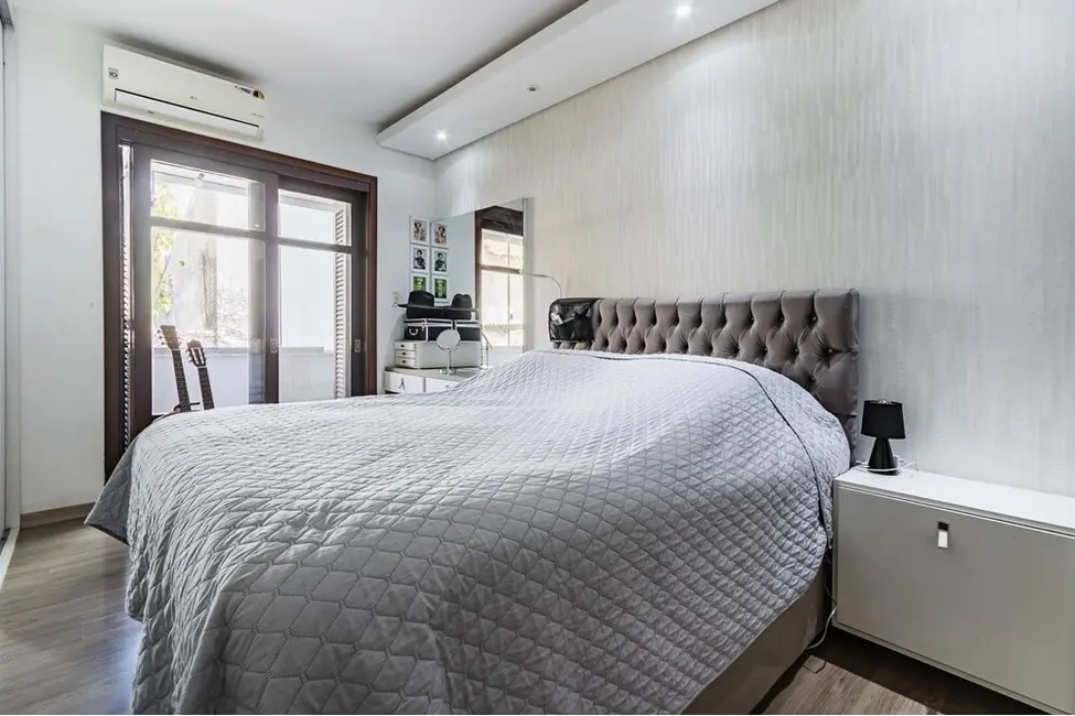 Foto 8 de Apartamento com 3 quartos à venda, 161m2 em Jardim Itu, Porto Alegre - RS